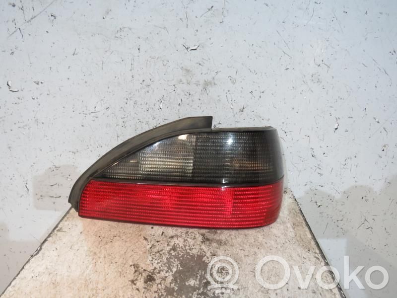 Peugeot 306 Aizmugurējais lukturis virsbūvē 