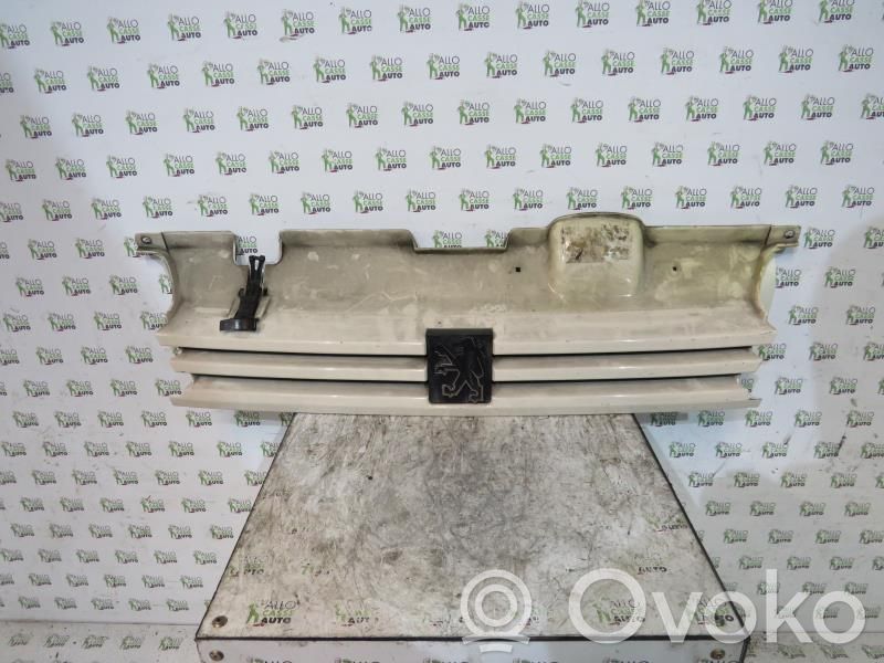Peugeot 405 Kühlergrill 