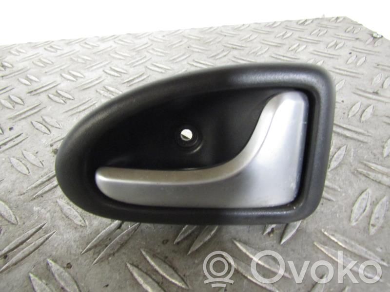 Manecilla interna puerta trasera   8200633087