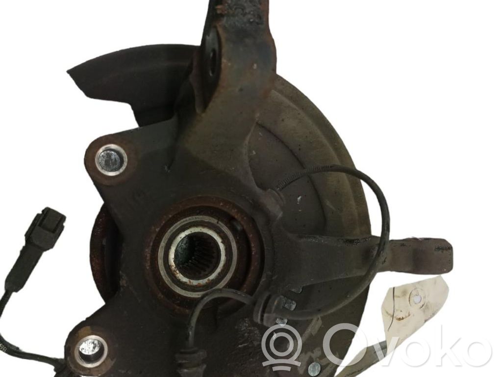 Renault Clio V Achsschenkel vorne 