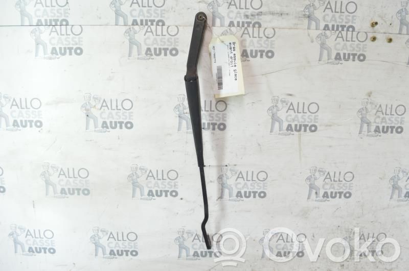 Renault 19 Ramię wycieraczki szyby przedniej / czołowej 
