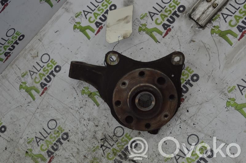 Renault 21 Front wheel hub spindle knuckle 