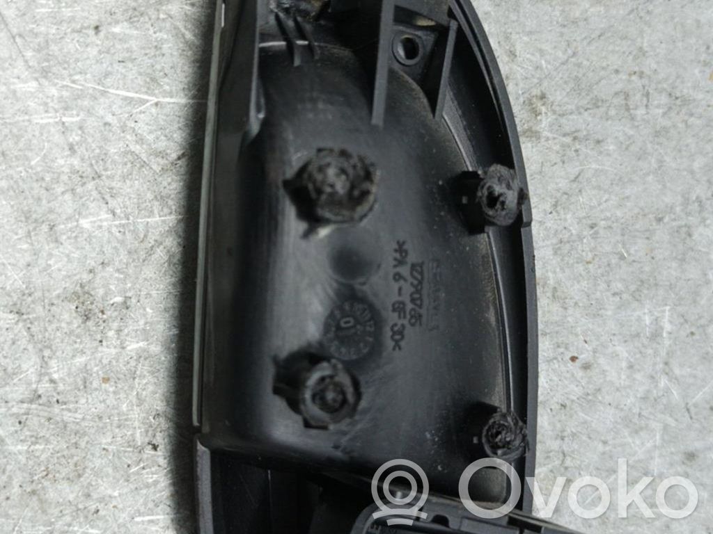 Manecilla interna puerta delantera   12790765