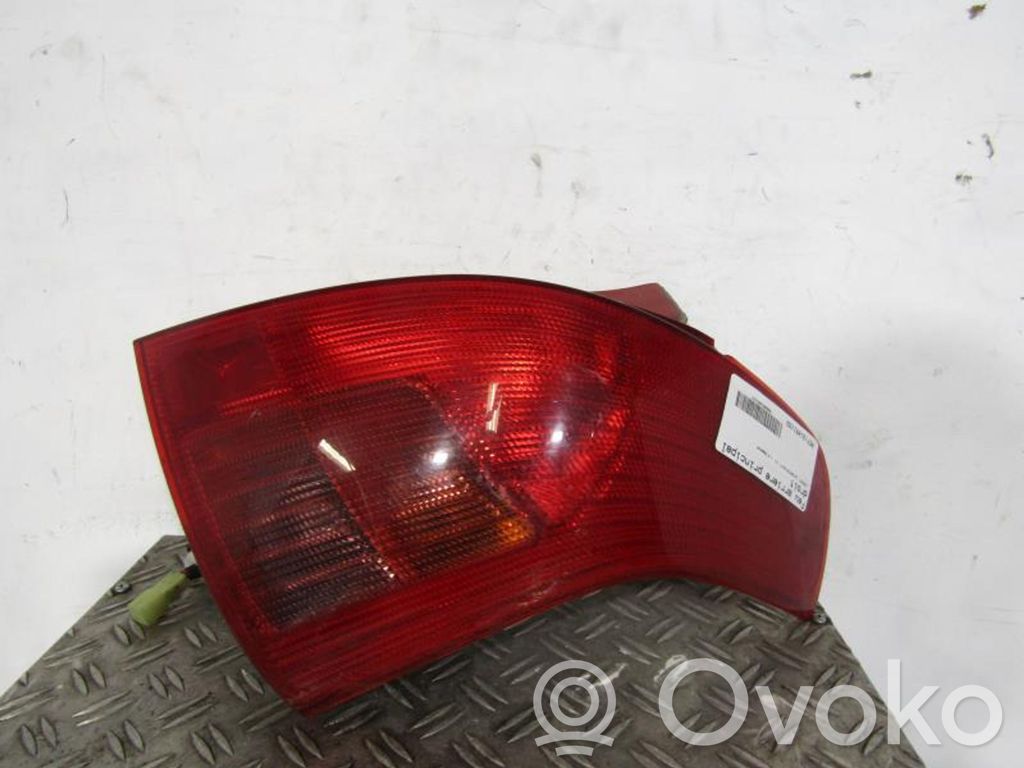 Rear/tail lights   3565063J00