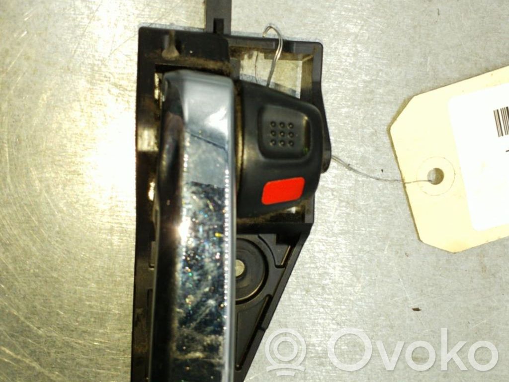 Manecilla interna puerta delantera   8313061M10C48