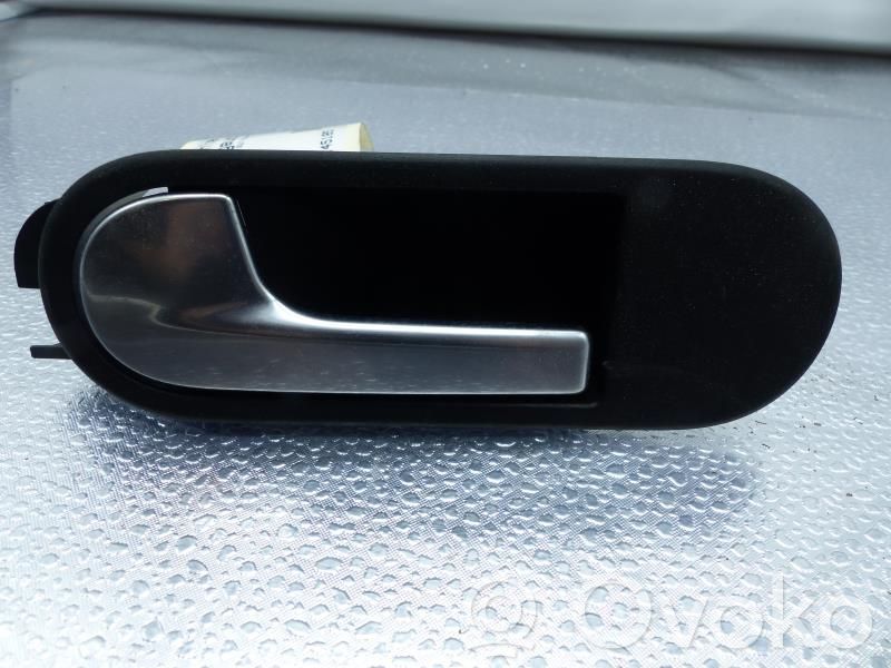 Manecilla interna puerta trasera   5M0837113UAQ