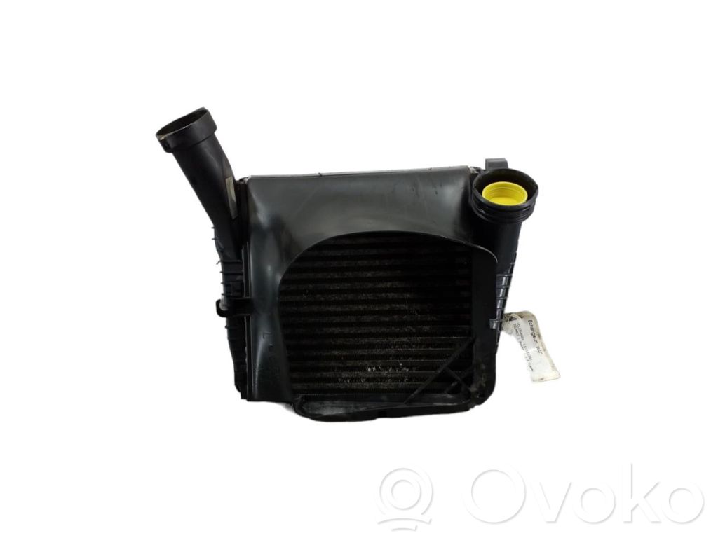Volkswagen Touareg I Chłodnica powietrza doładowującego / Intercooler 