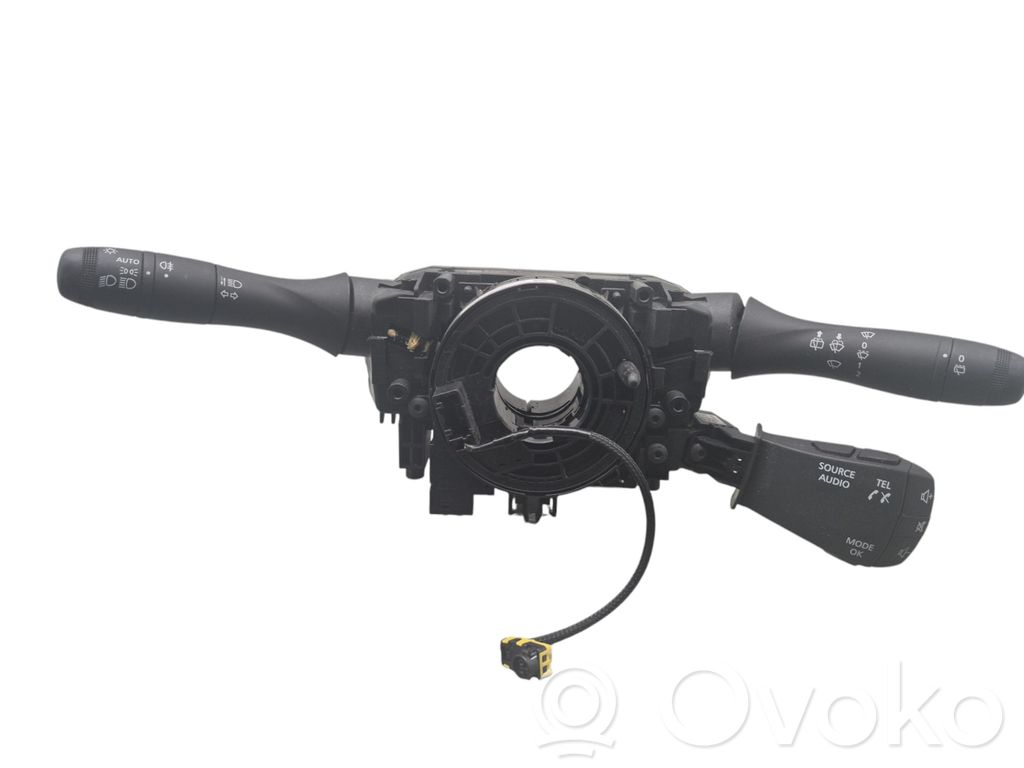 Dacia Duster II Wiper turn signal indicator stalk/switch 