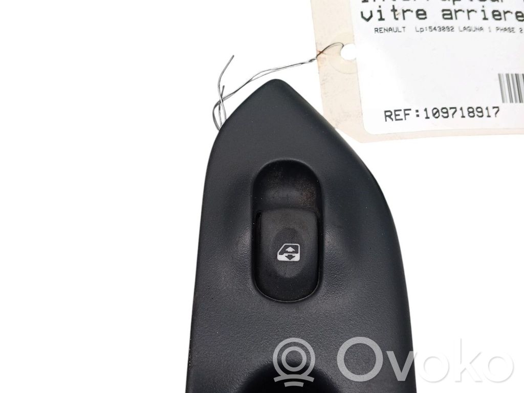 Electric window control switch   7700417485