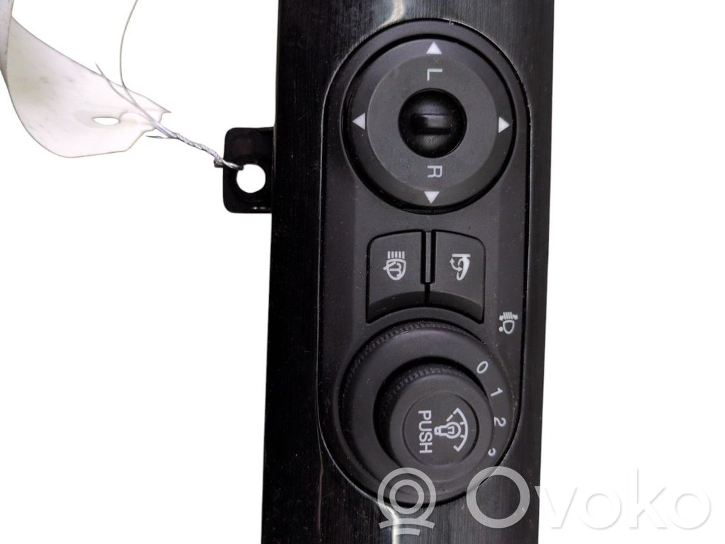 Wing mirror switch   20874622