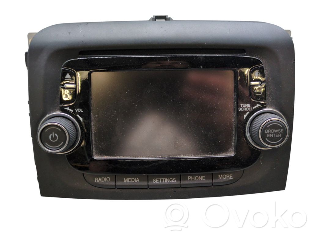 Fiat 500L Unitate principală radio/CD/DVD/GPS 