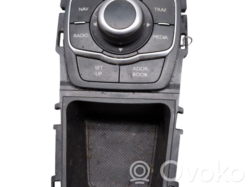 Head unit multimedia control   98023785ZD