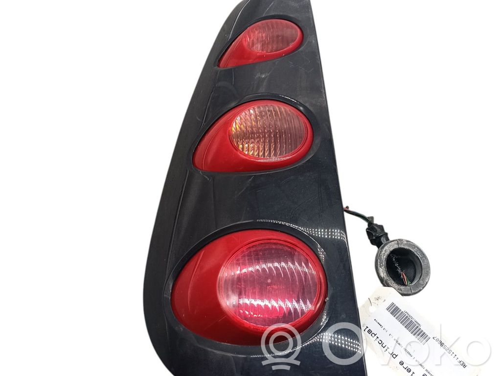 Rear/tail lights   A4548200564