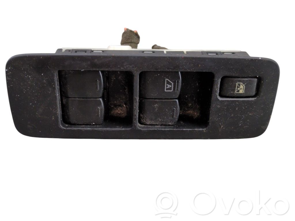 Nissan Qashqai Electric window control switch 
