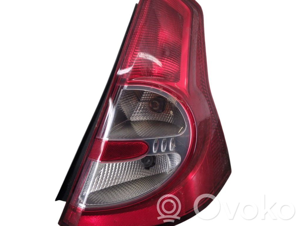 Dacia Sandero Lampă spate în caroserie 