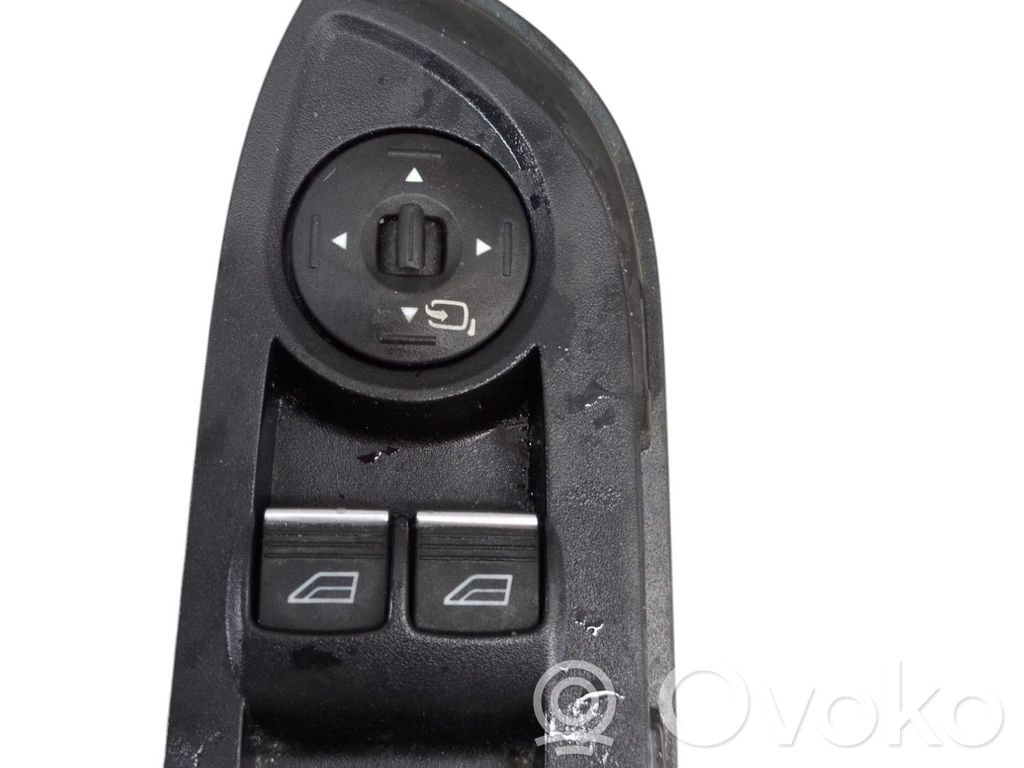 Interrupteur commade lève-vitre   2032975
