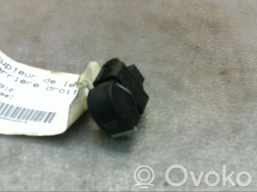 Electric window control switch   1850432