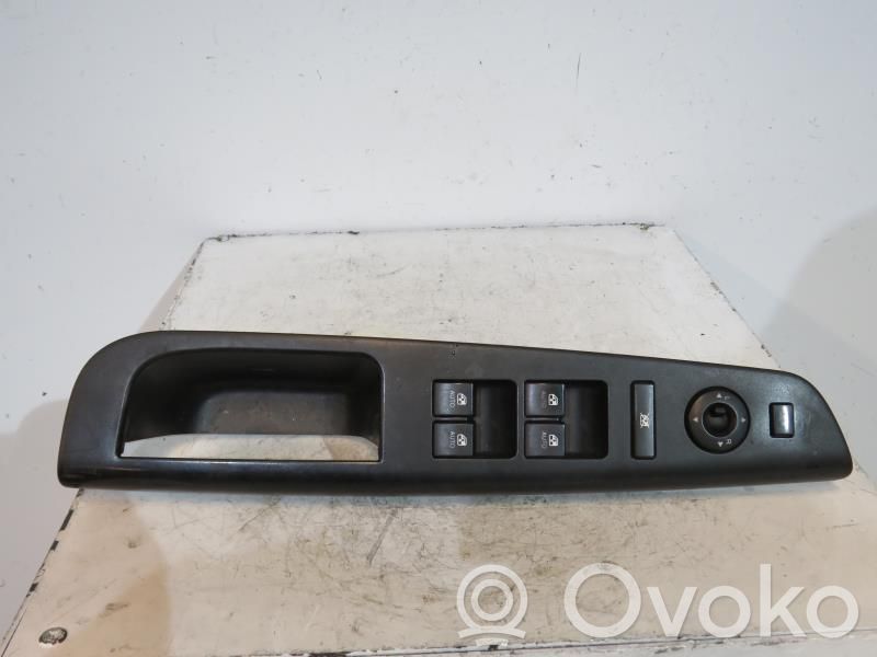 KIA Ceed Interruptor del elevalunas eléctrico 