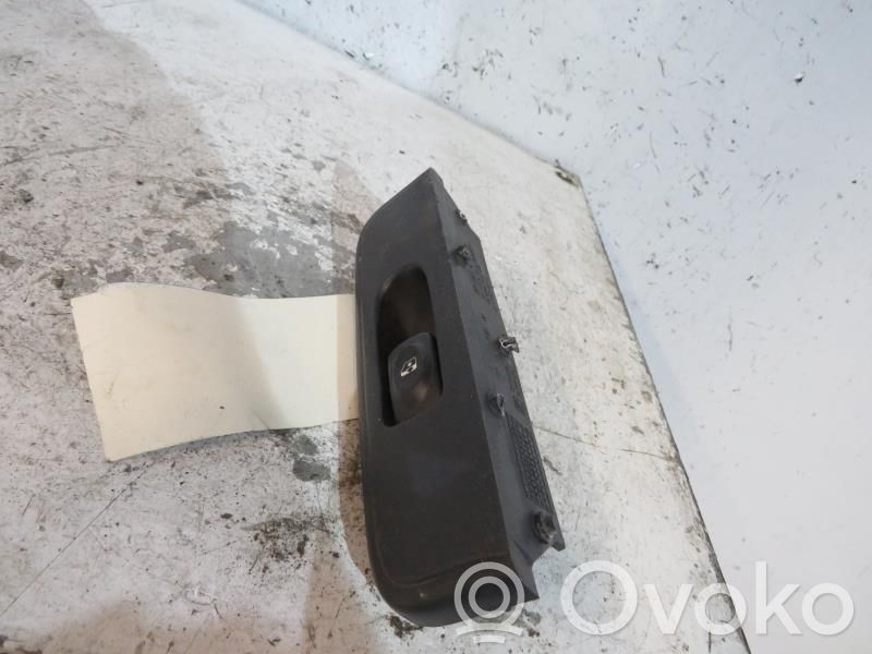 Electric window control switch   7700430000