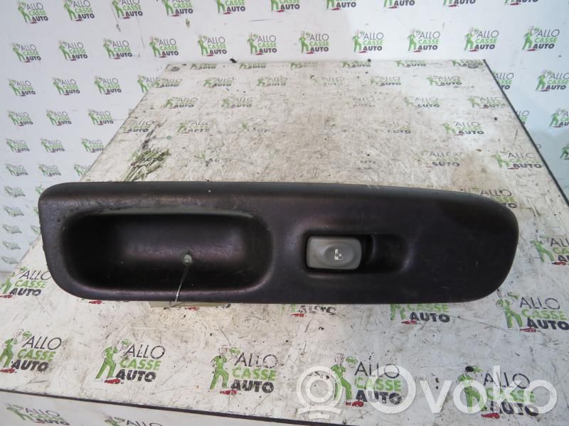 Interruptor del elevalunas eléctrico   8200189836
