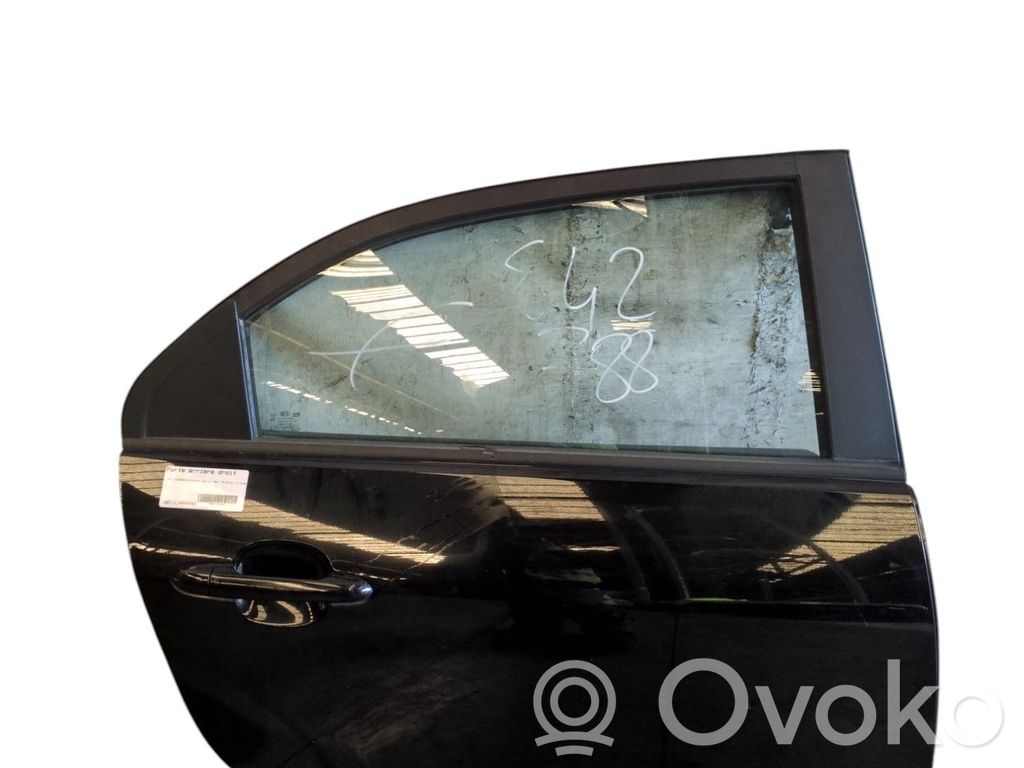 Aizmugurējās durvis   770041W210