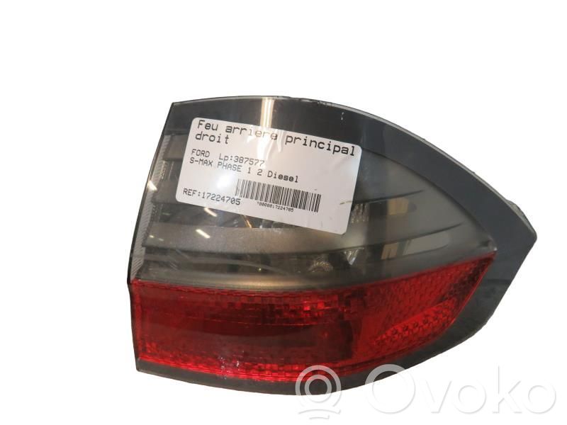 Ford S-MAX Luz trasera/de freno 