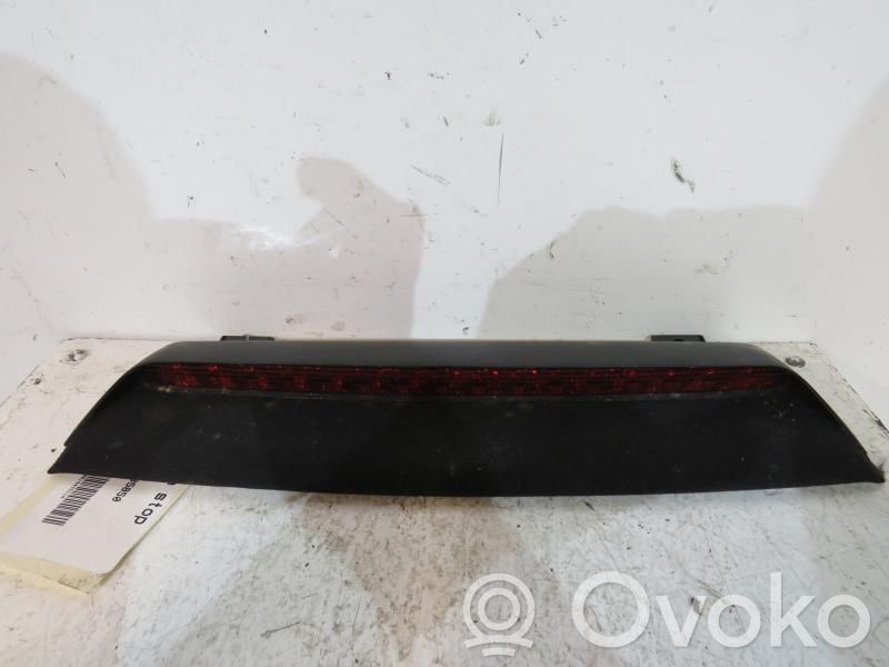 Kolmas/lisäjarruvalo   1J5945121D