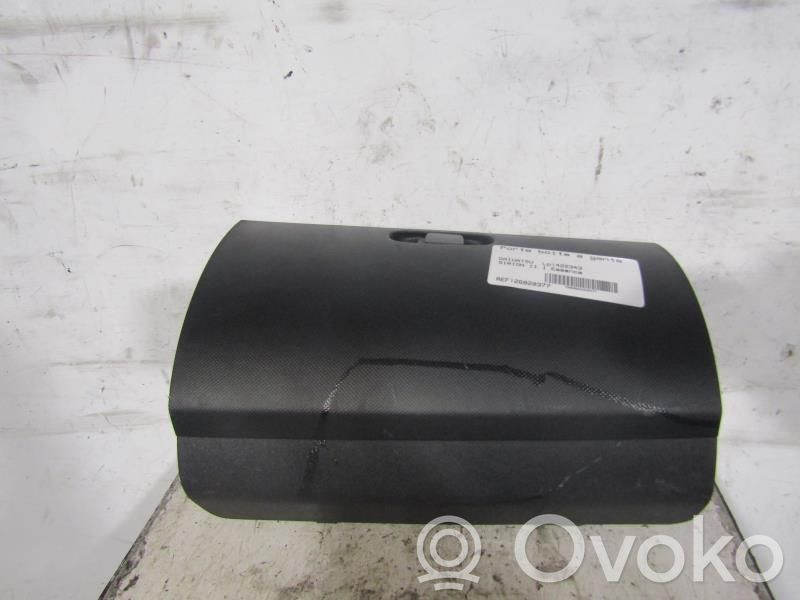 Daihatsu Sirion Juego guantera 
