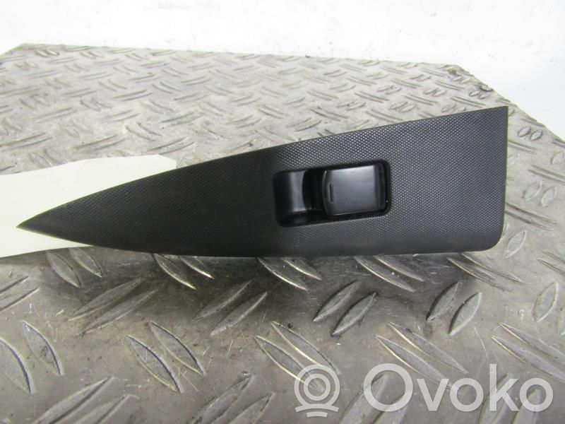 Nissan Note (E11) Electric window control switch 