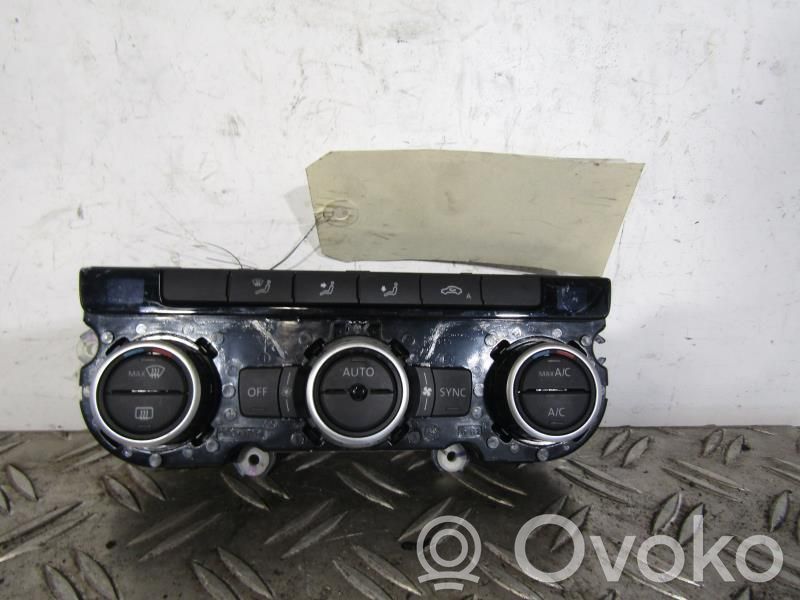 Volkswagen PASSAT B7 Panel klimatyzacji 