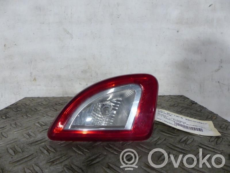 Renault Twingo II Lampă spate în capacul portbagajului