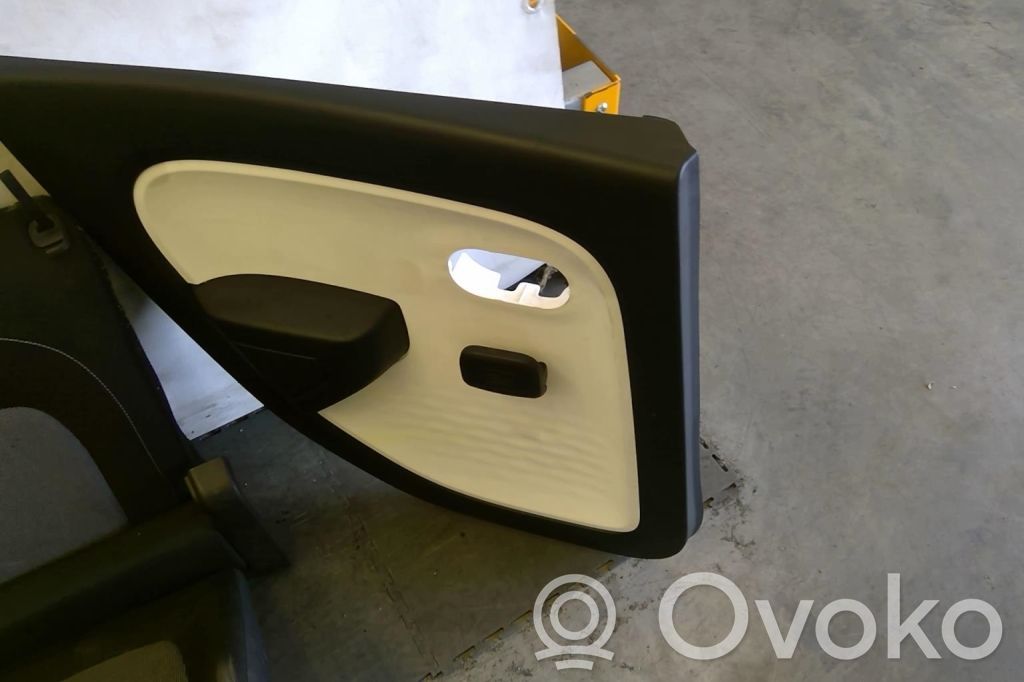 Renault Twingo III Juego interior 