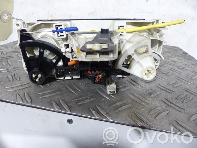 Audi A4 S4 B8 8K Climate control unit 