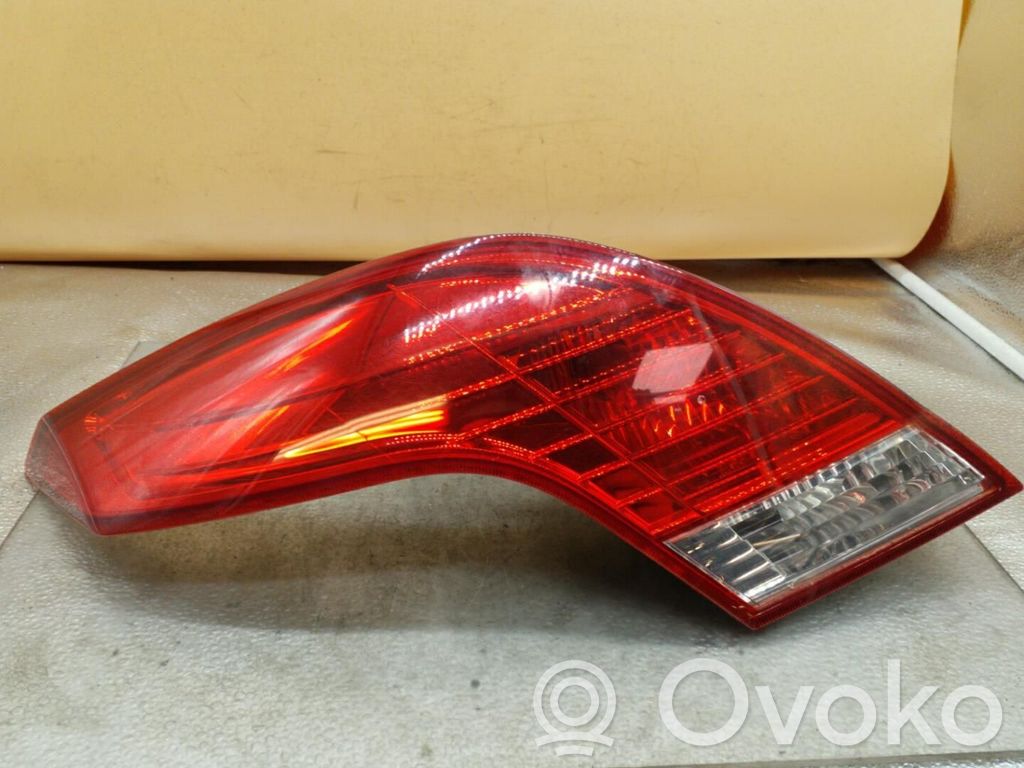 Ford Focus Tailgate rear/tail lights 