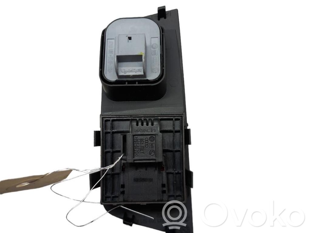 Audi A1 Electric window control switch 