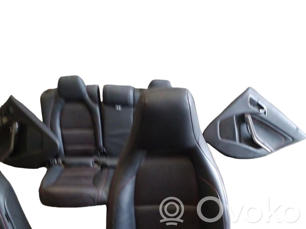 Mercedes-Benz A W176 Tapicerka / Komplet 