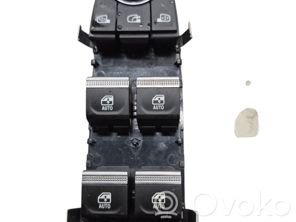 Renault Megane E-Tech Electric window control switch 