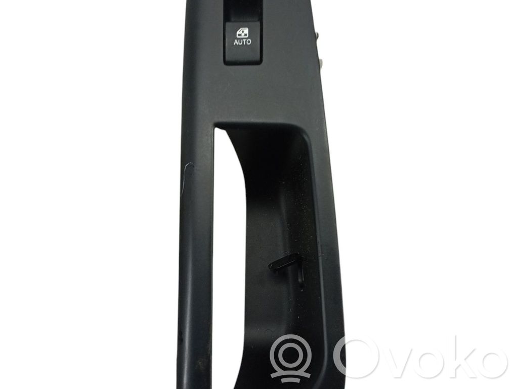 Electric window control switch   935751H000EQ