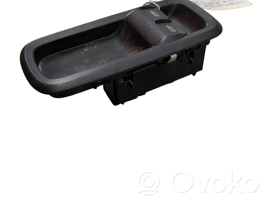 Electric window control switch   1547740