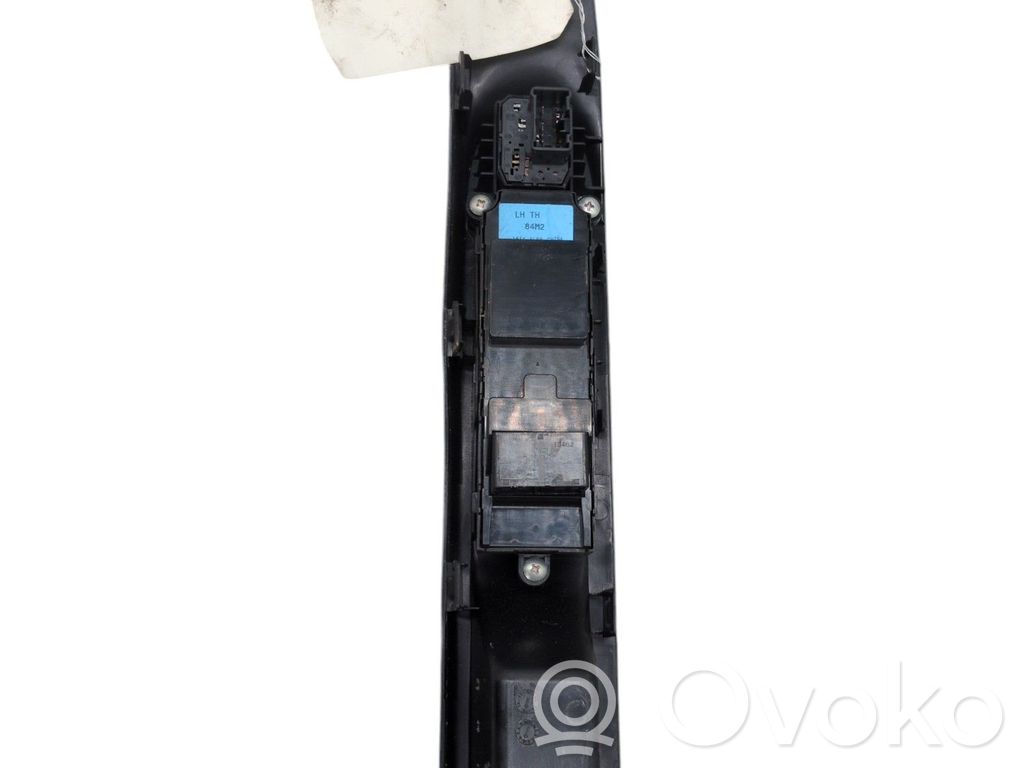 Suzuki Celerio Electric window control switch 