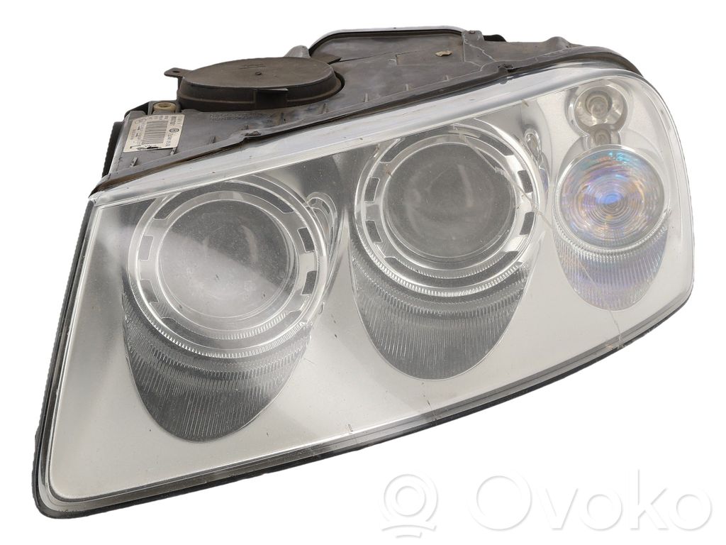 Volkswagen Touareg I Lampa przednia 
