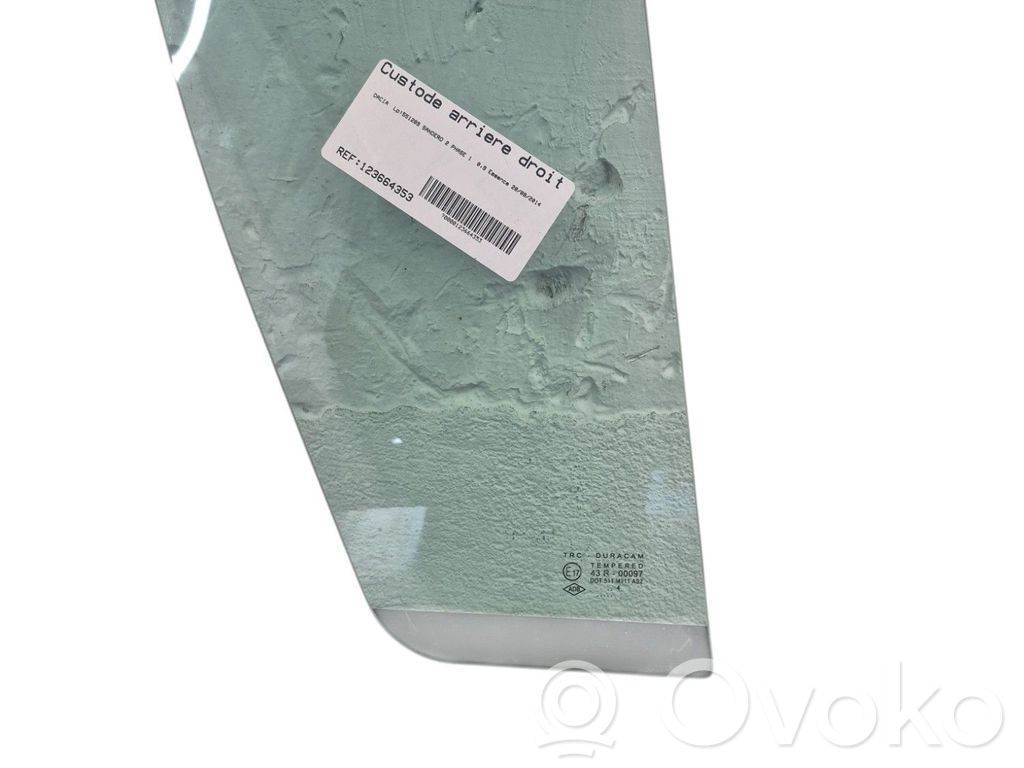 Ventanilla de ventilación de la puerta trasera   822621848R