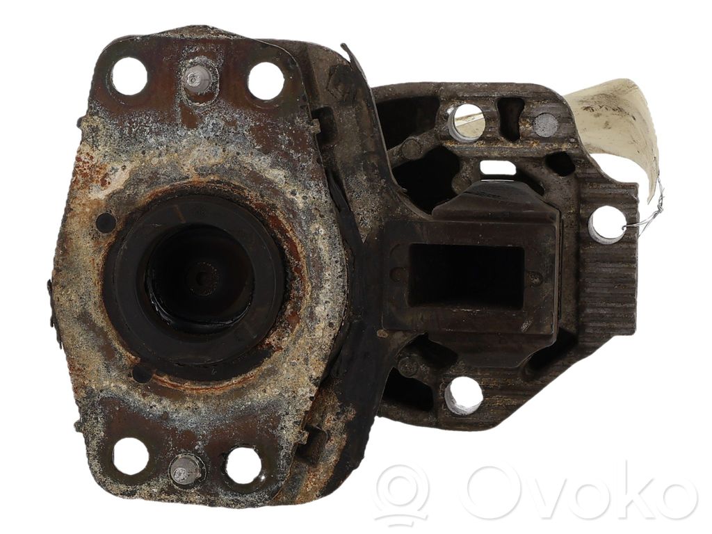 Engine mount bracket   8200022595