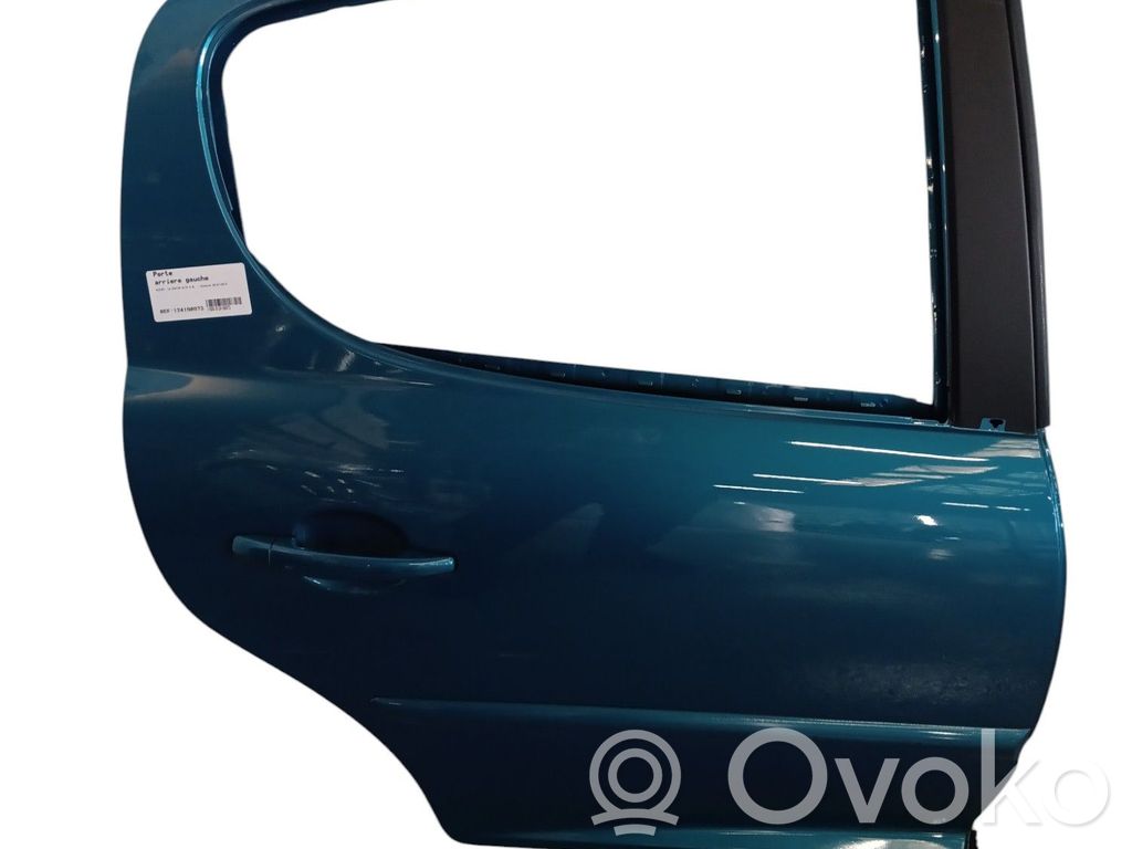 Suzuki Alto Puerta trasera 