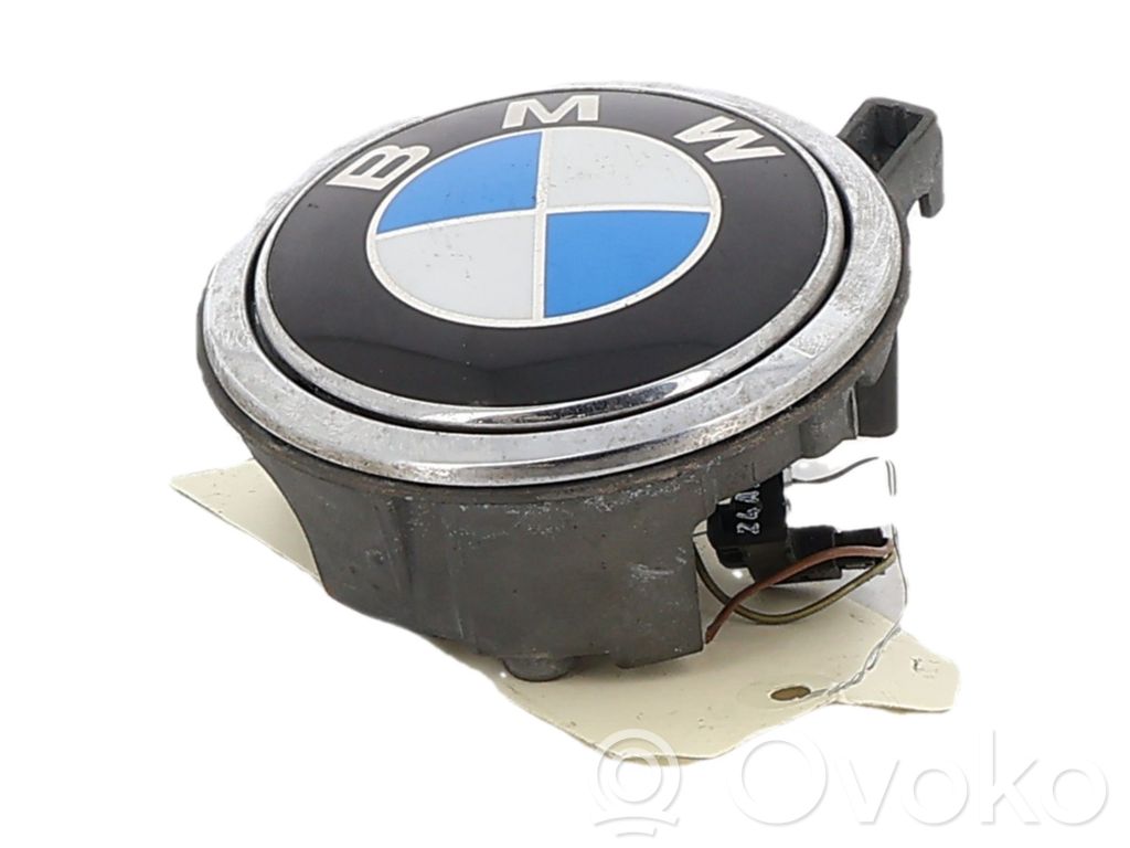 BMW 1 E81 E87 Takaluukun avauskytkin 