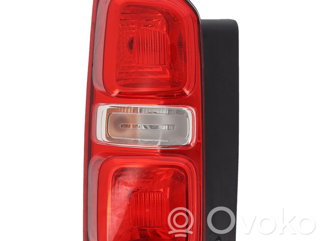 Rear/tail lights   9808243180