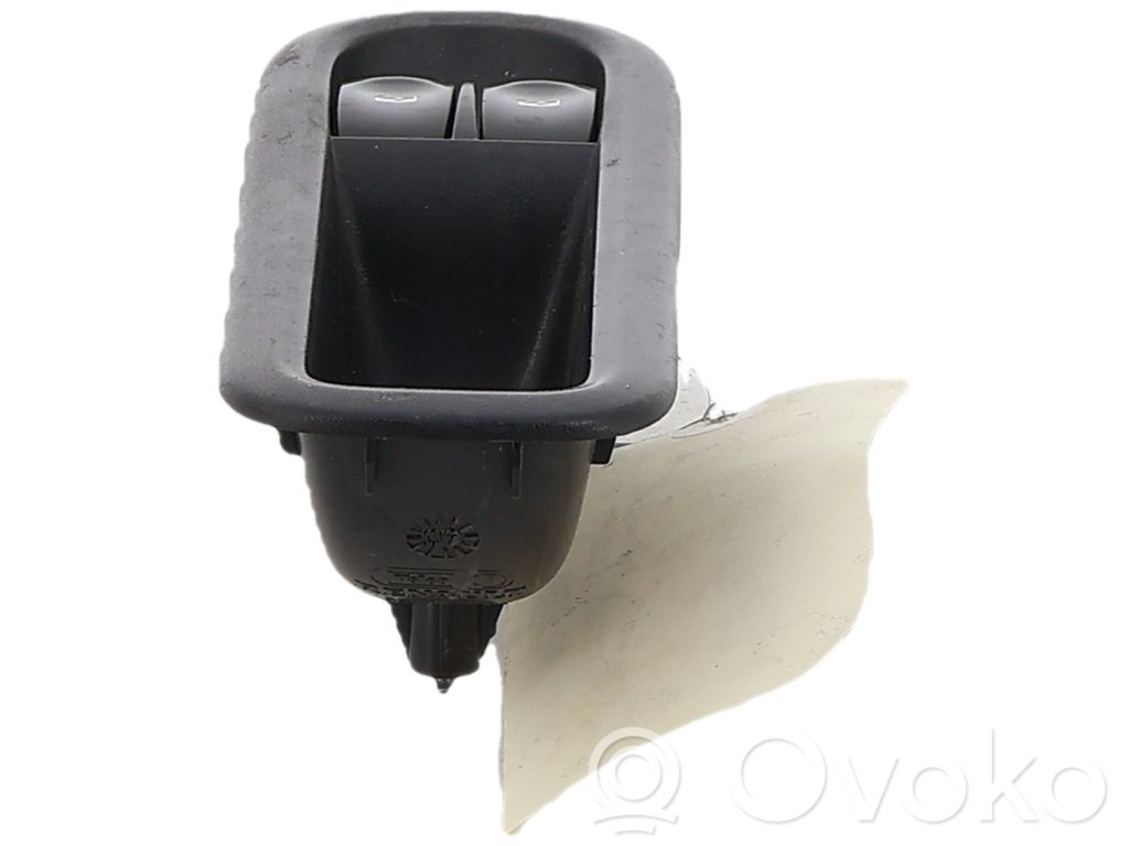 Interruptor del elevalunas eléctrico   8200214939
