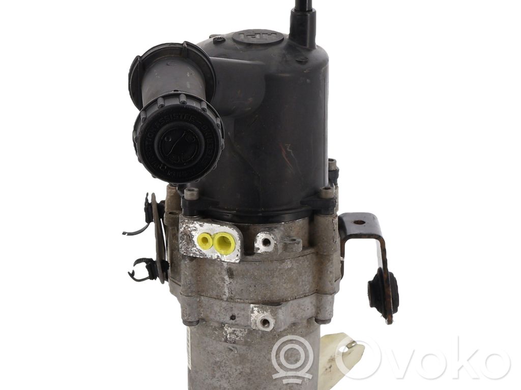 Ohjaustehostimen pumppu   1615091580
