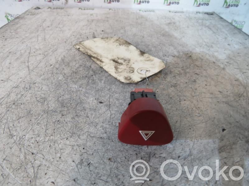 Citroen C3 Botón interruptor de luz de peligro 