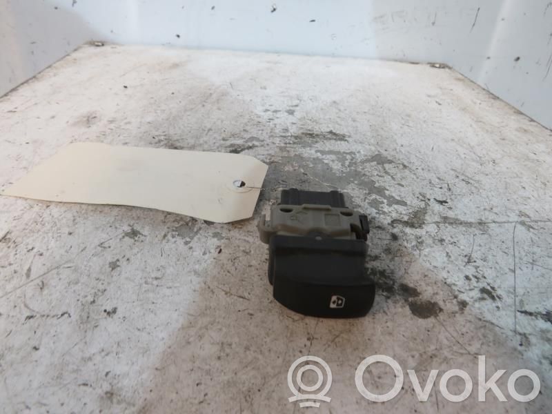 Comutator comandă geamuri electrice   8200214936